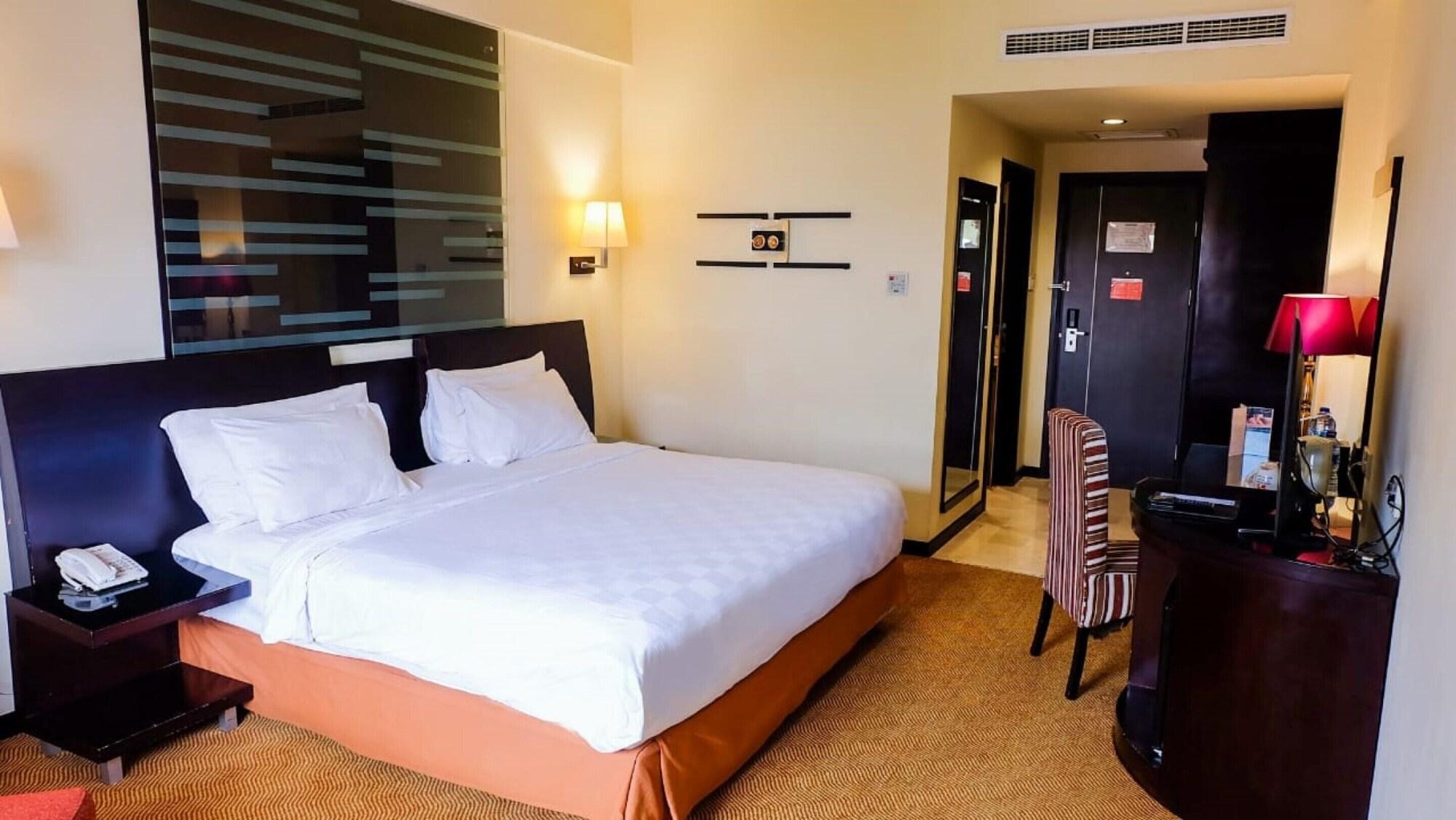 Swiss-Belhotel Silae פאלו מראה חיצוני תמונה